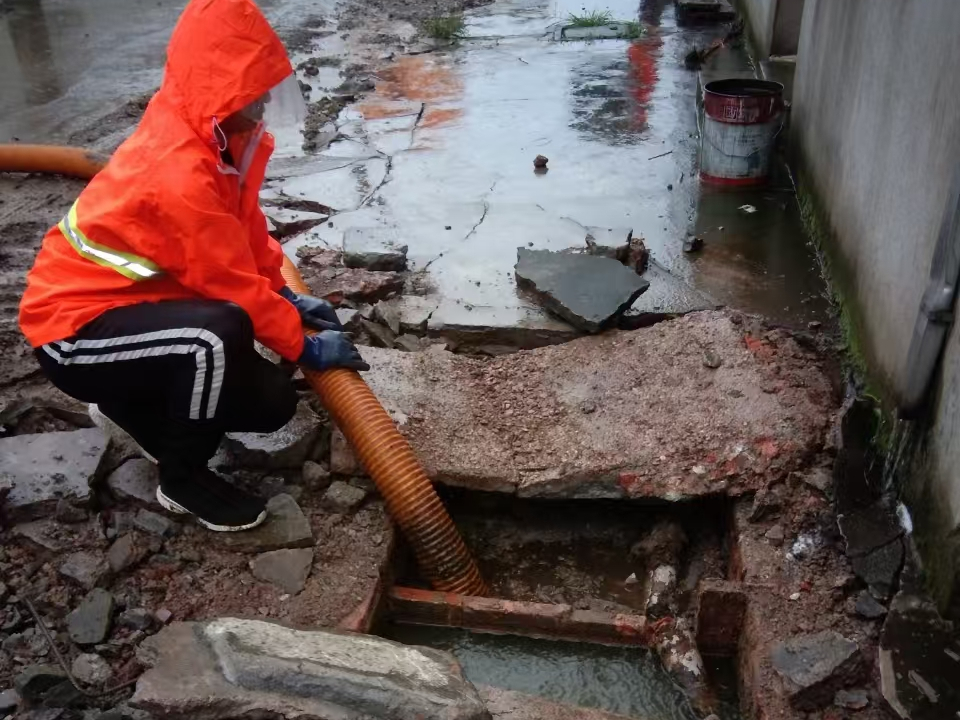 宜宾专业清理污水池 炜誉市政以规范流程守护城市 “肠道”