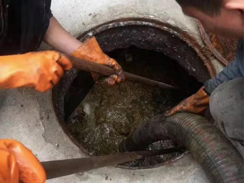 宜宾清理化粪池时如何避免沼气的危害？